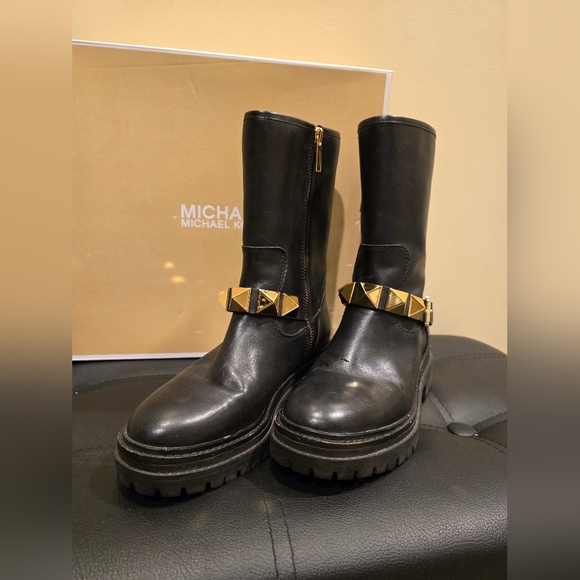 Michael Kors Ankle Stud Boots with Box 6 - Picture 2 of 6